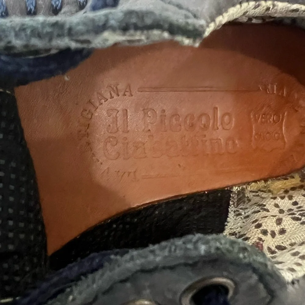 Stylish Kids Shoes in Blue Suede Leather size 6.5-7 us